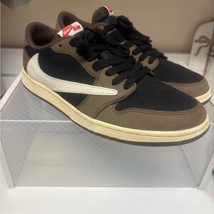 Nike Air Jordan 1 Retro Low OG SP Travis Scott "Mocha" sneaker. Sz 11.5